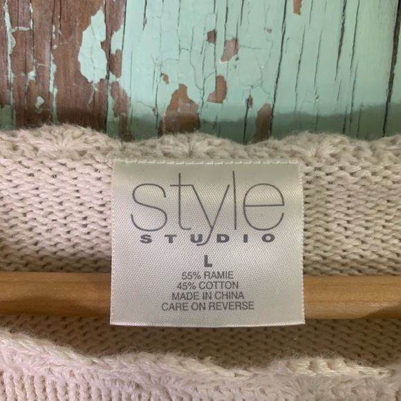 Women’s Style Studio size L crèam color Christmas sweater with Christmas tree - Picture 2 of 5